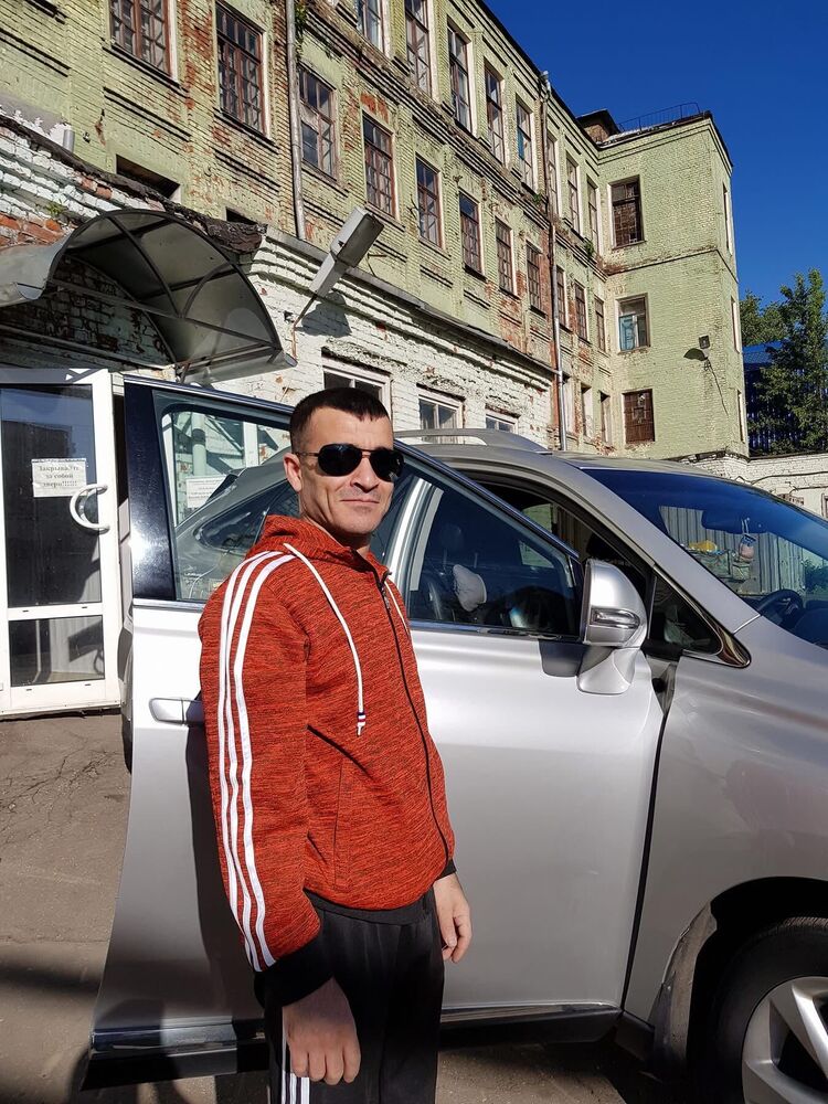  54143703  Maher, 46 ,    