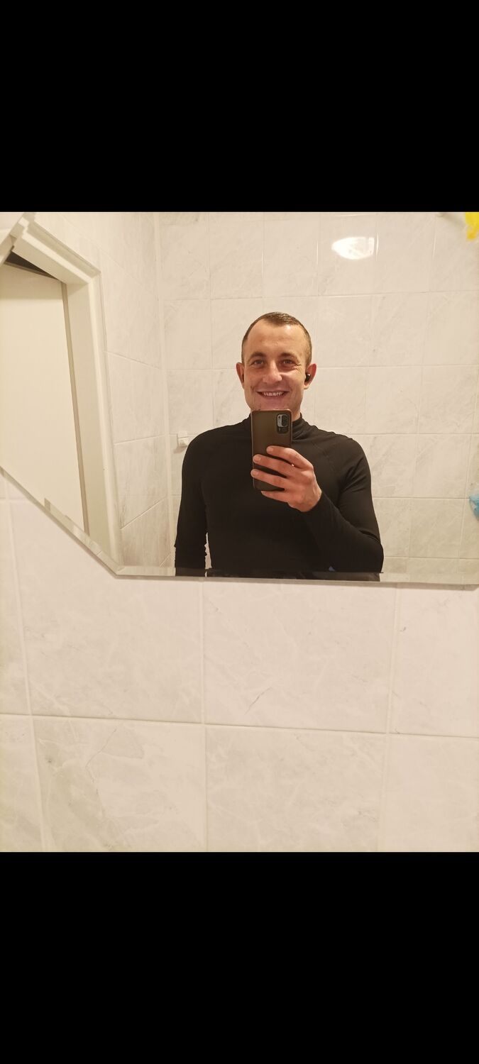  Praha,   Yarik, 30 ,   ,   