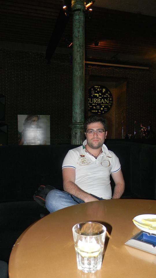  ,   Genero, 37 ,   