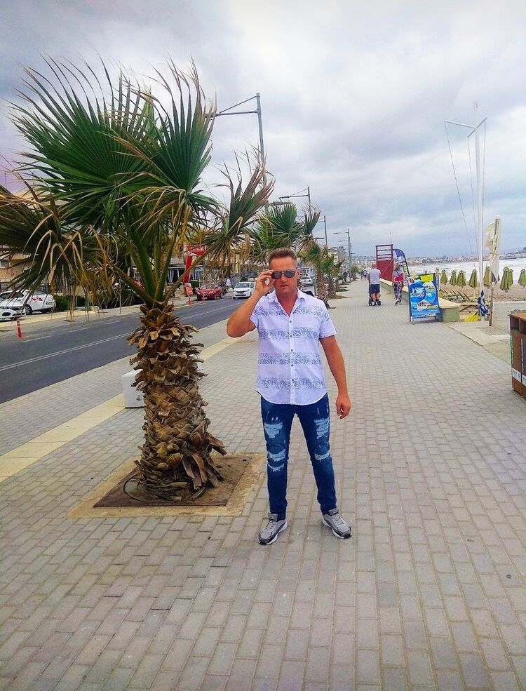  24286093  Igor, 46 ,    