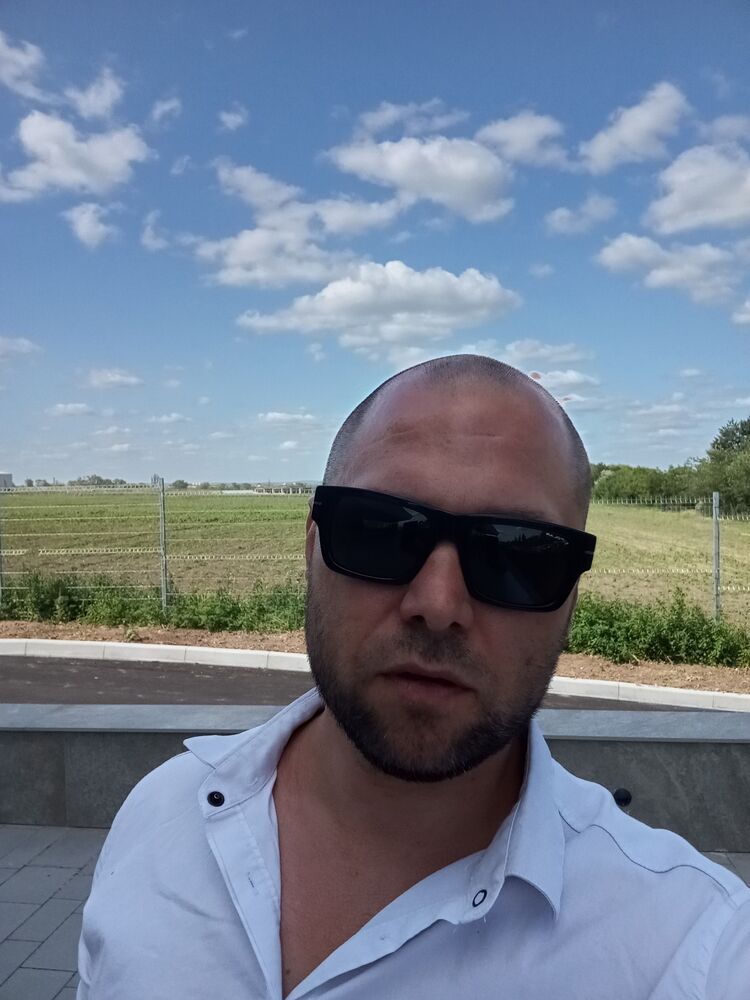  ,   Max, 37 ,   ,   