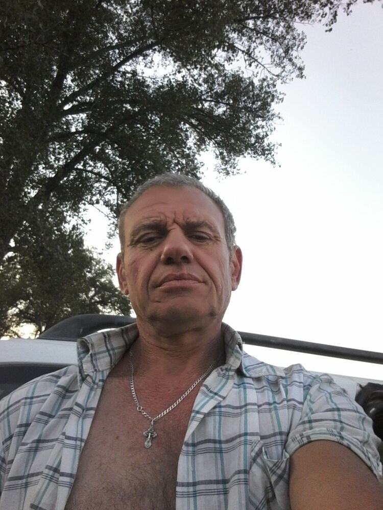  11807163  Petru, 53 ,    