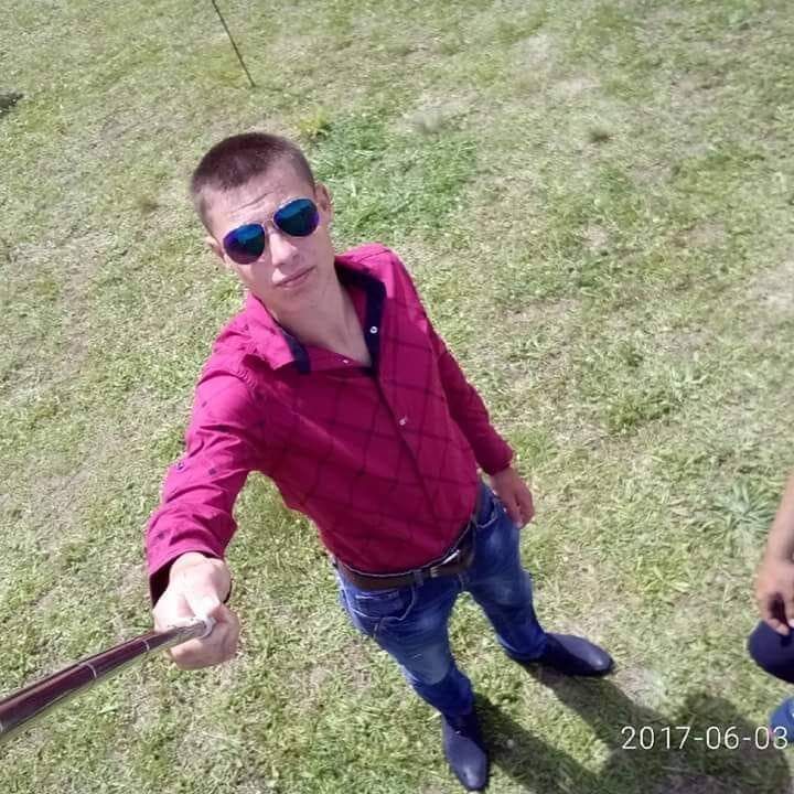  40544593  Valik, 27 ,    