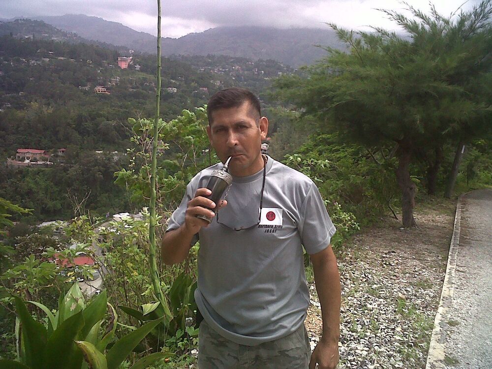  33082393  Mark Russell, 52 ,    