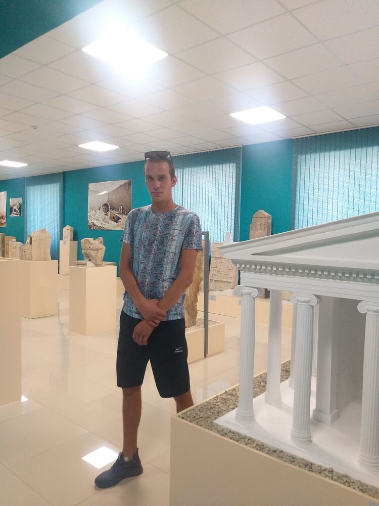  ,   Vladislav, 28 ,   ,   , c , 