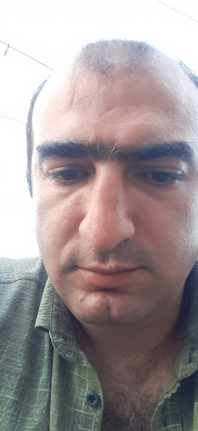  34990613  Robert, 37 ,    