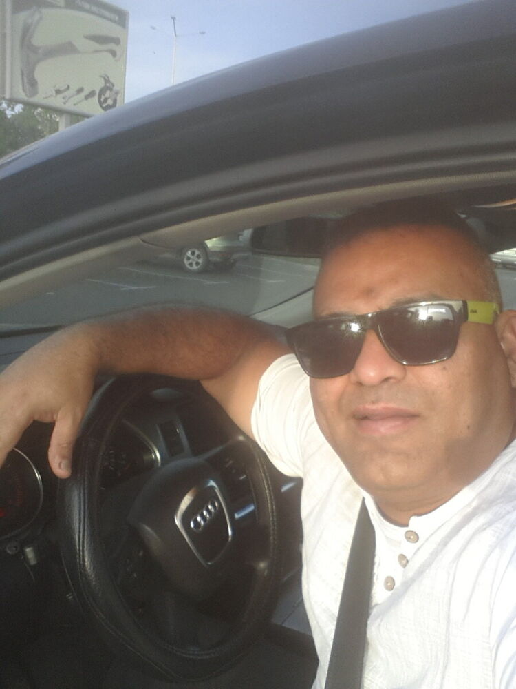  20025453  Dimitri, 49 ,    