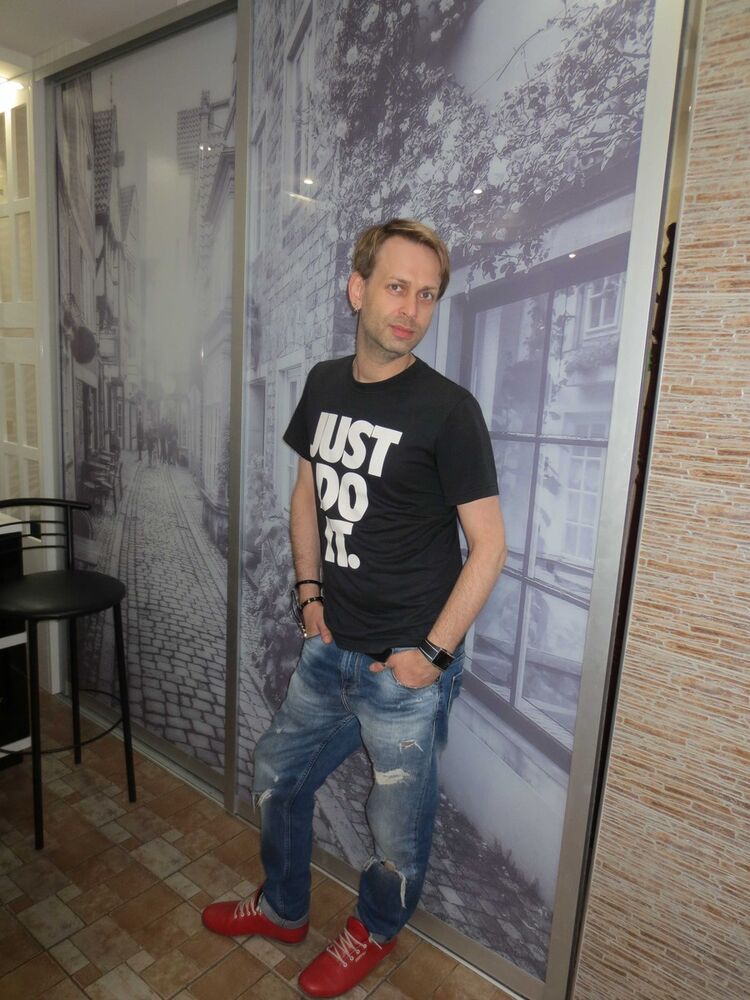  9650593  Ed Kisik, 44 ,    
