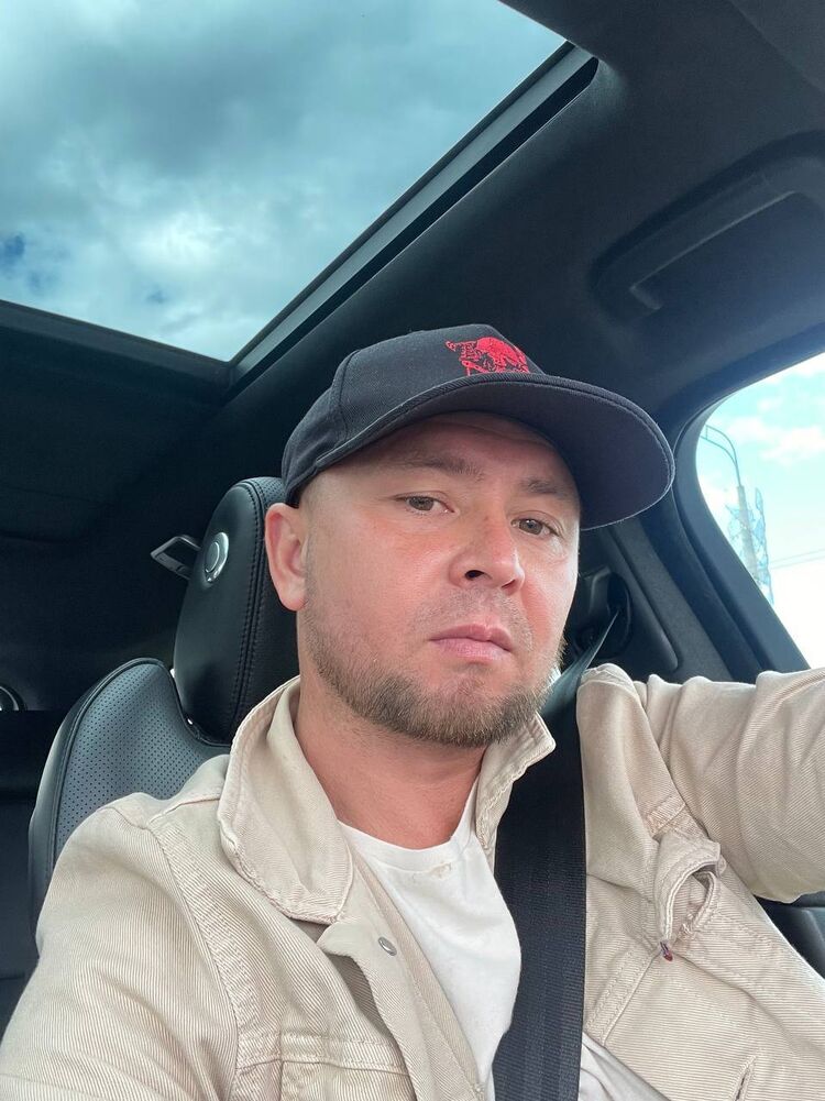  -,   Valeriy, 37 ,   ,   
