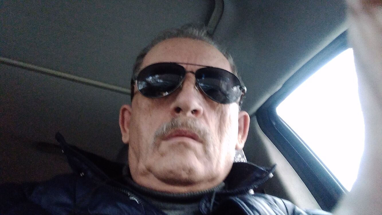  26696843  , 70 ,    