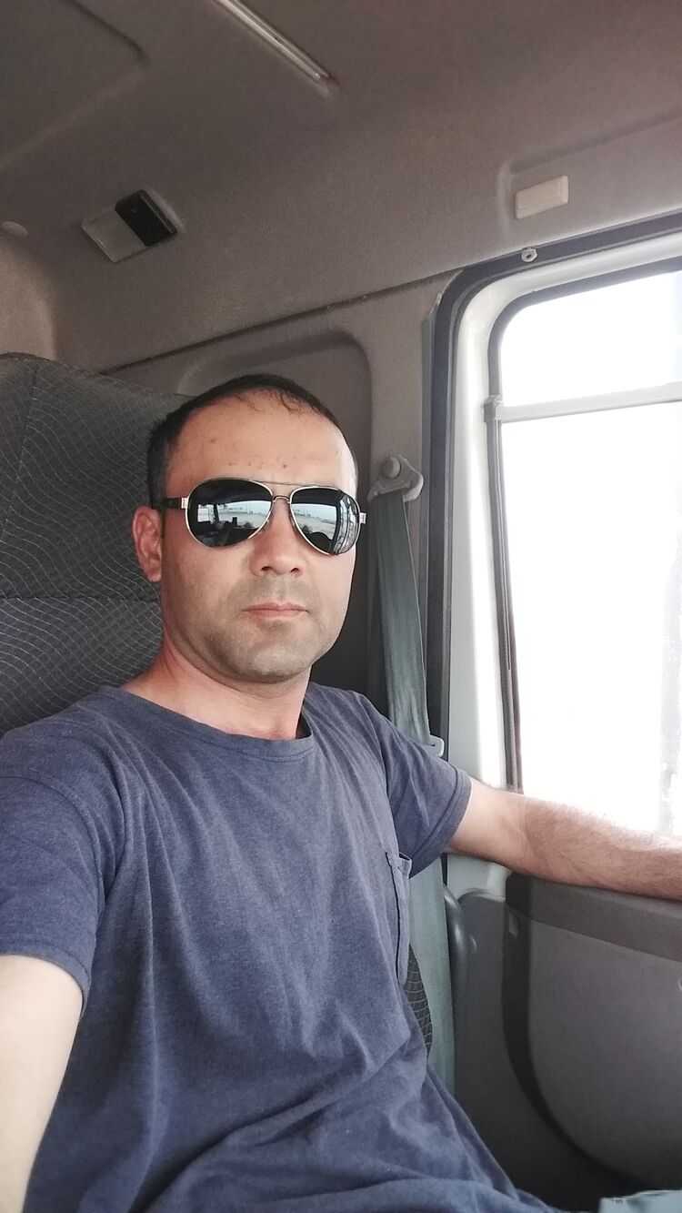  22831783  Sherzod, 43 ,    