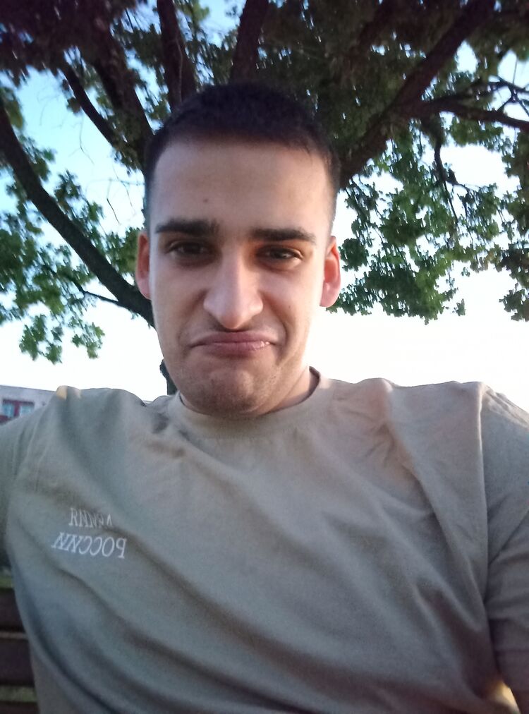  37147983  Roma, 26 ,    