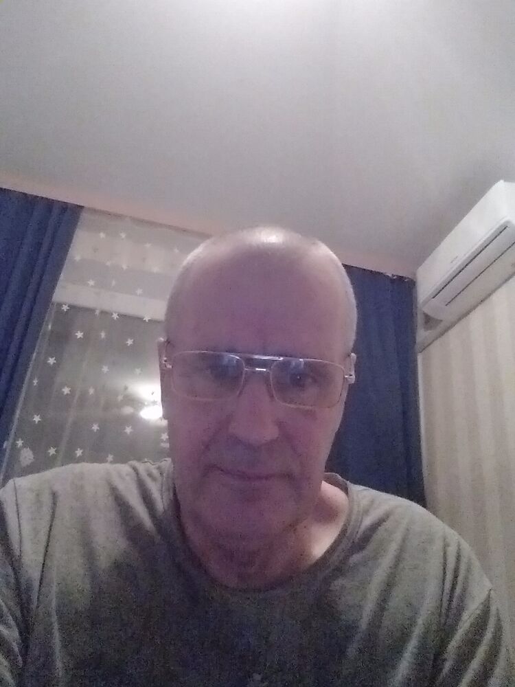  41252553  Philipp, 68 ,    