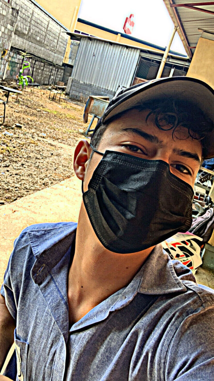  38065853  German, 23 ,    