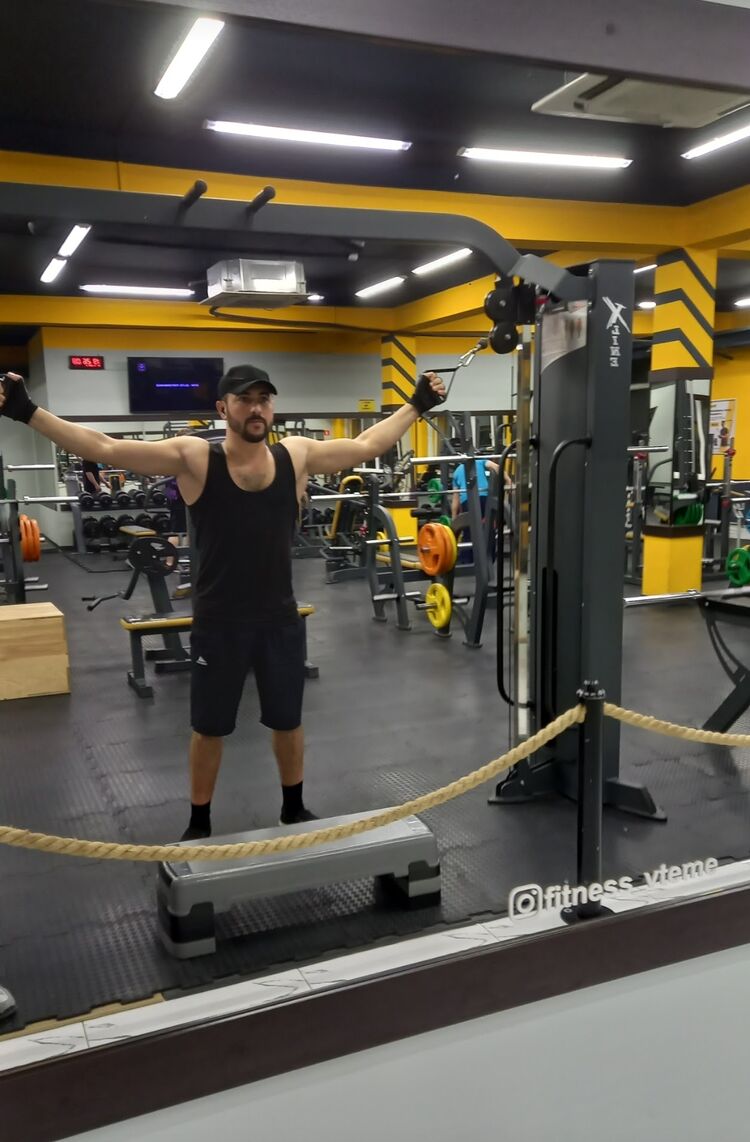  47220663  Leo, 34 ,    Podgorica