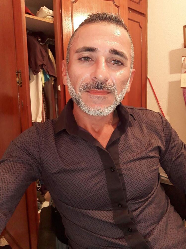  24296223  Iordanis, 48 ,    Limassol