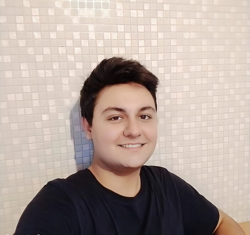  30719833  Ali, 24 ,    