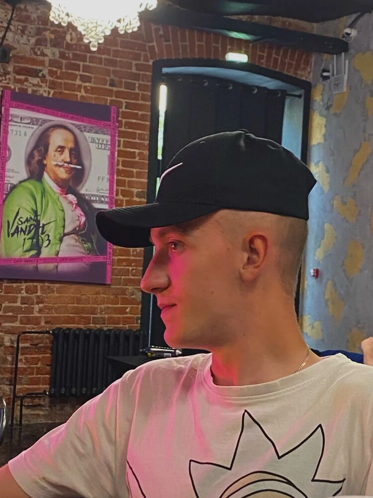  48440833  , 23 ,    