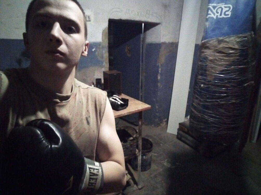  31898473  , 24 ,    