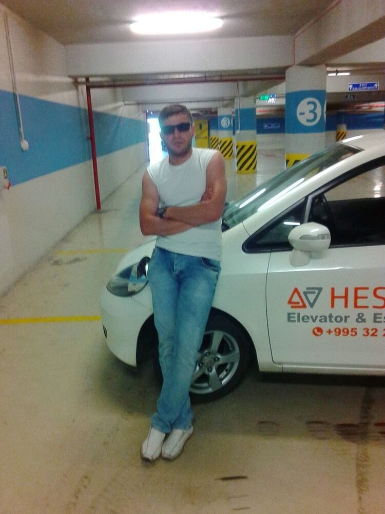  8607323  Iakob, 37 ,    