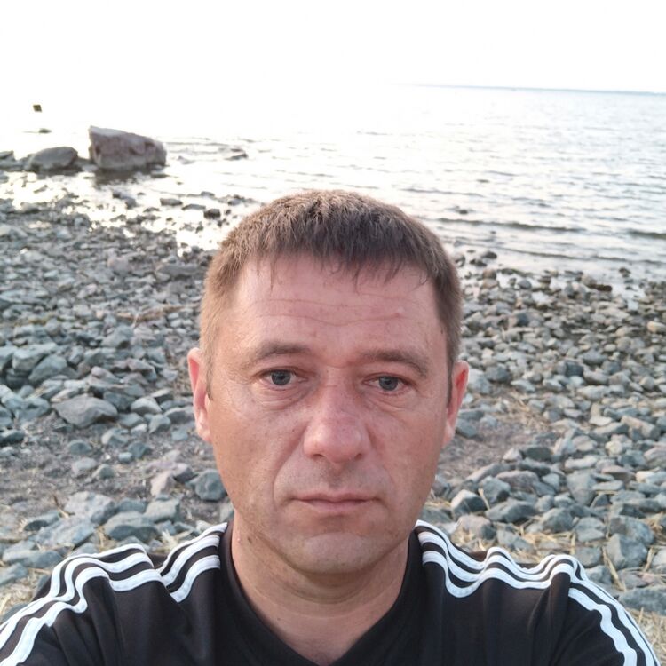  31850233  Valentin, 40 ,    
