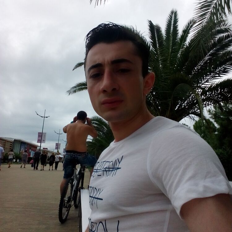  31817933  Giorgius, 32 ,    