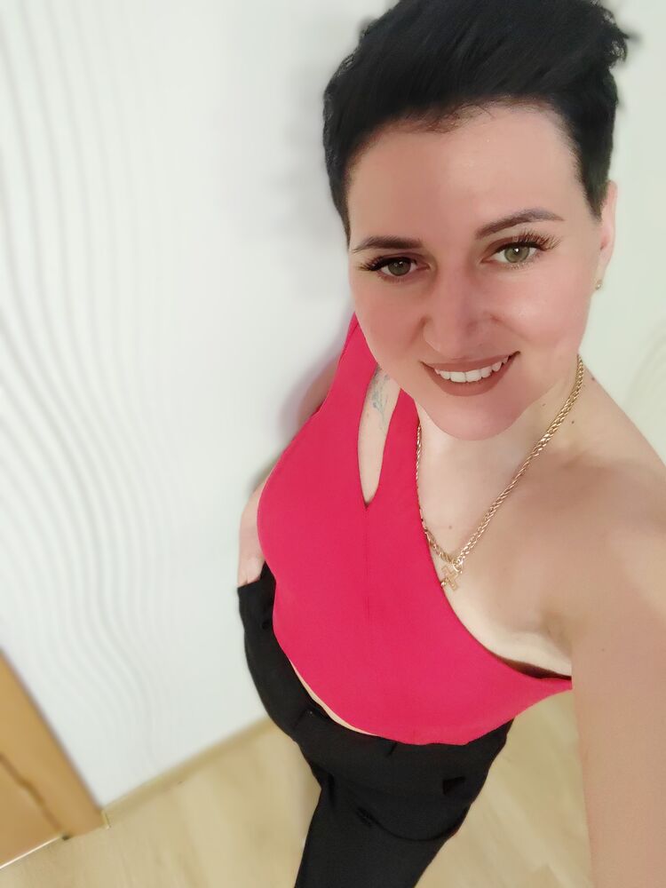  40683623  Ulyana, 33 ,    