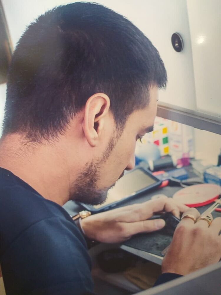  20560713  Surik, 37 ,    