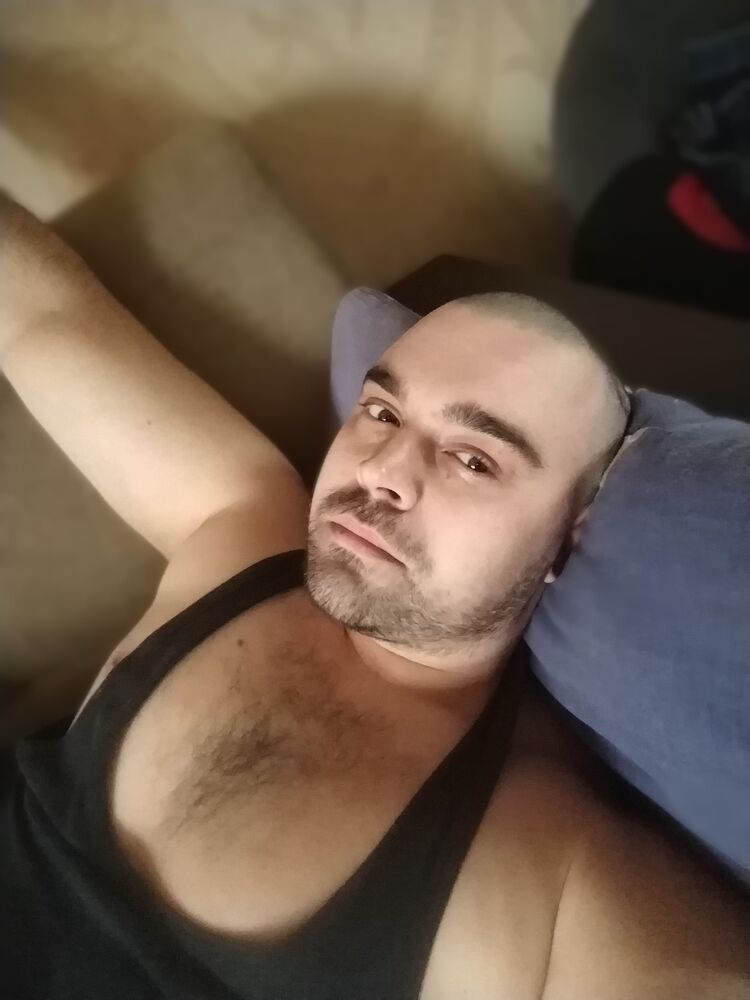  ,   Anton, 32 ,   ,   , c 