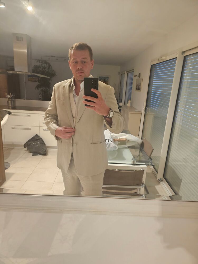  51848383  Vincent, 38 ,    