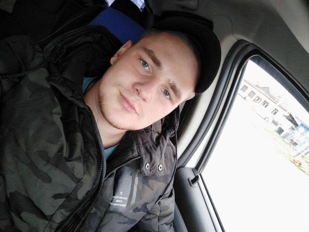  34256253  Anton, 26 ,    