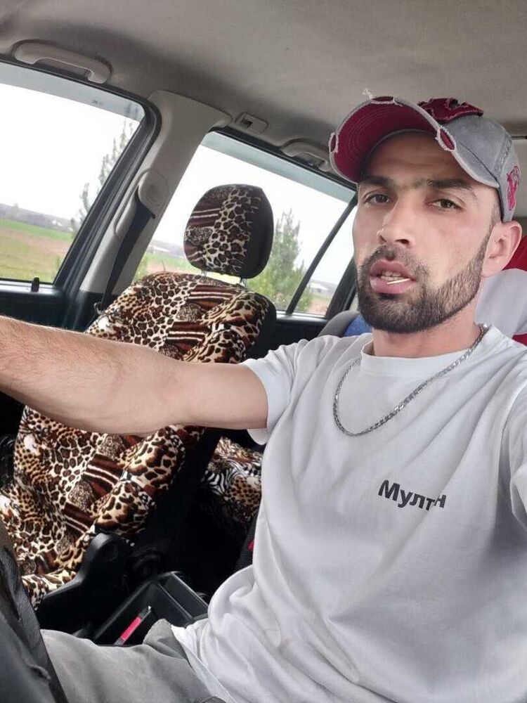  24031703  Ibragim, 38 ,    