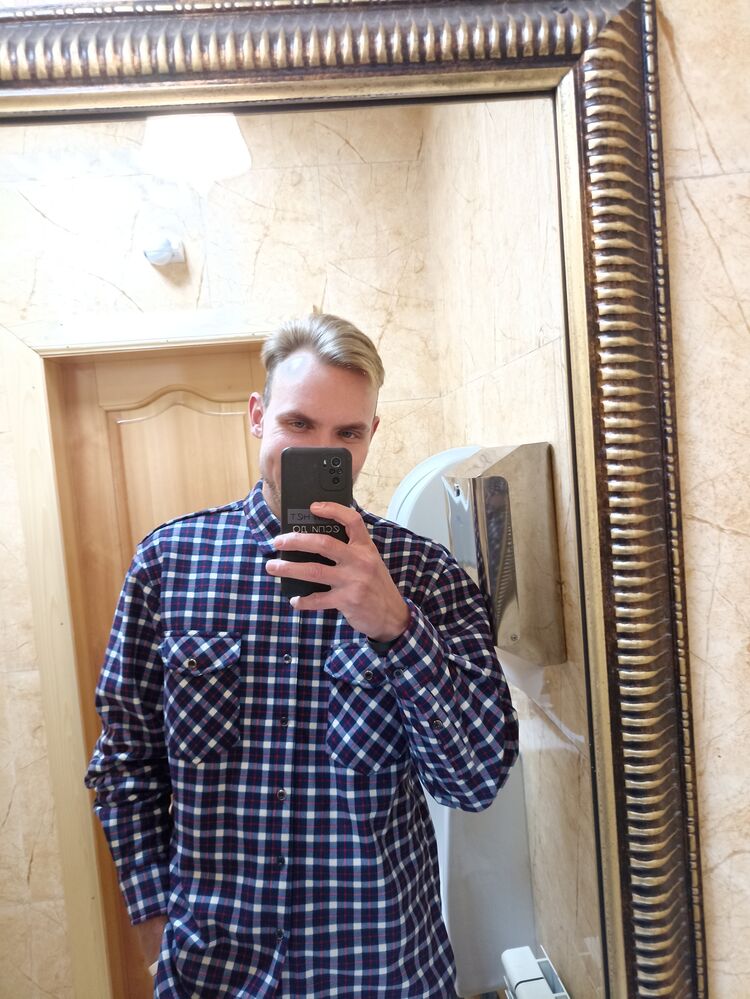  30571983  Daniil, 23 ,    -