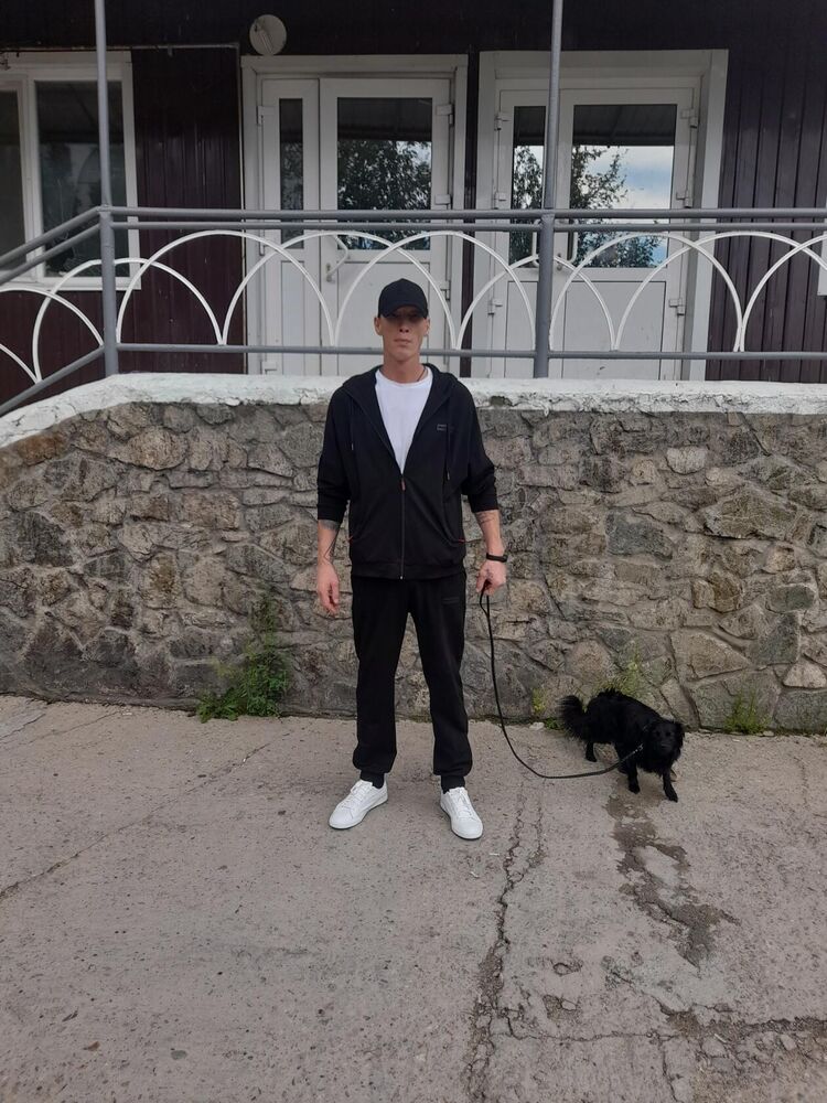  31666673  Yaroslav, 38 ,    