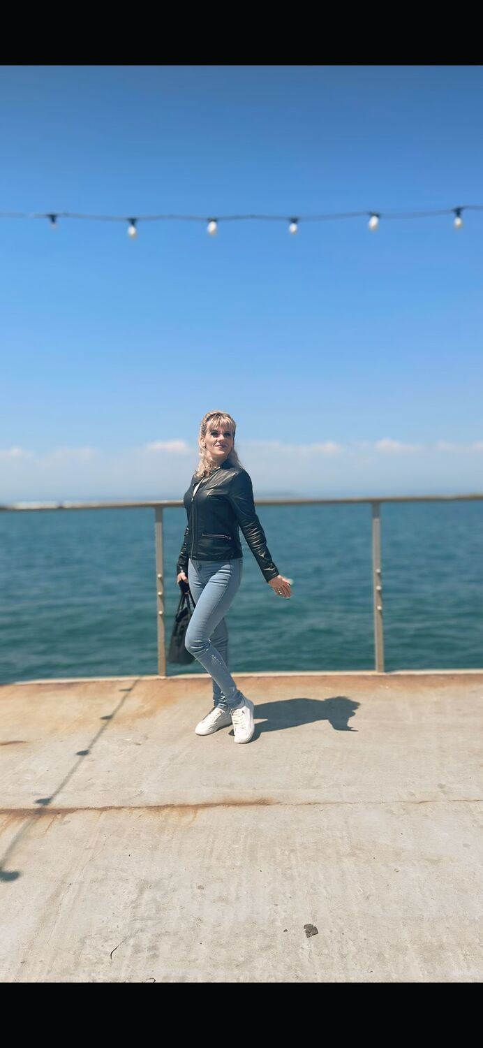  52348023  Lyubov, 44 ,    