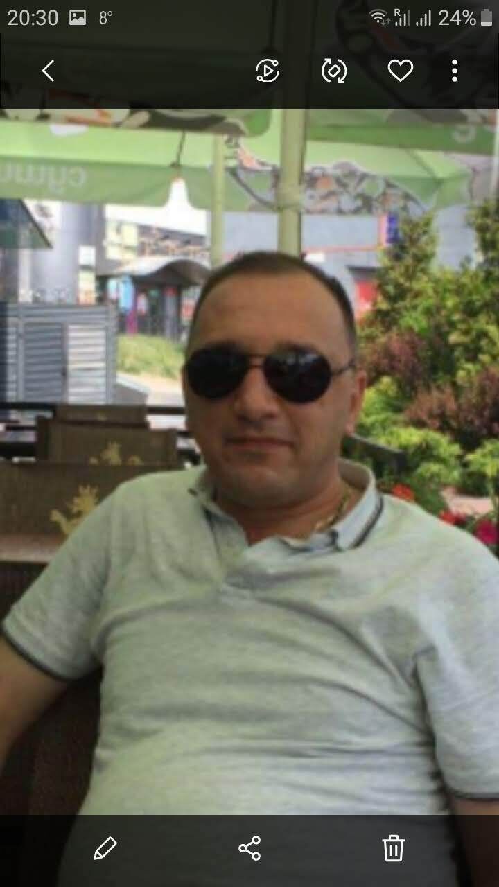  24648863  Mair, 51 ,    
