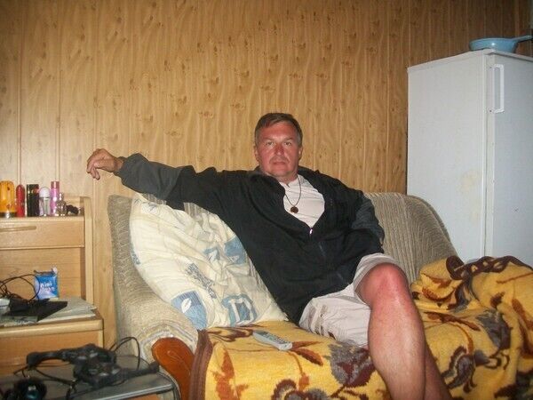  21857993  Nikolai, 54 ,    