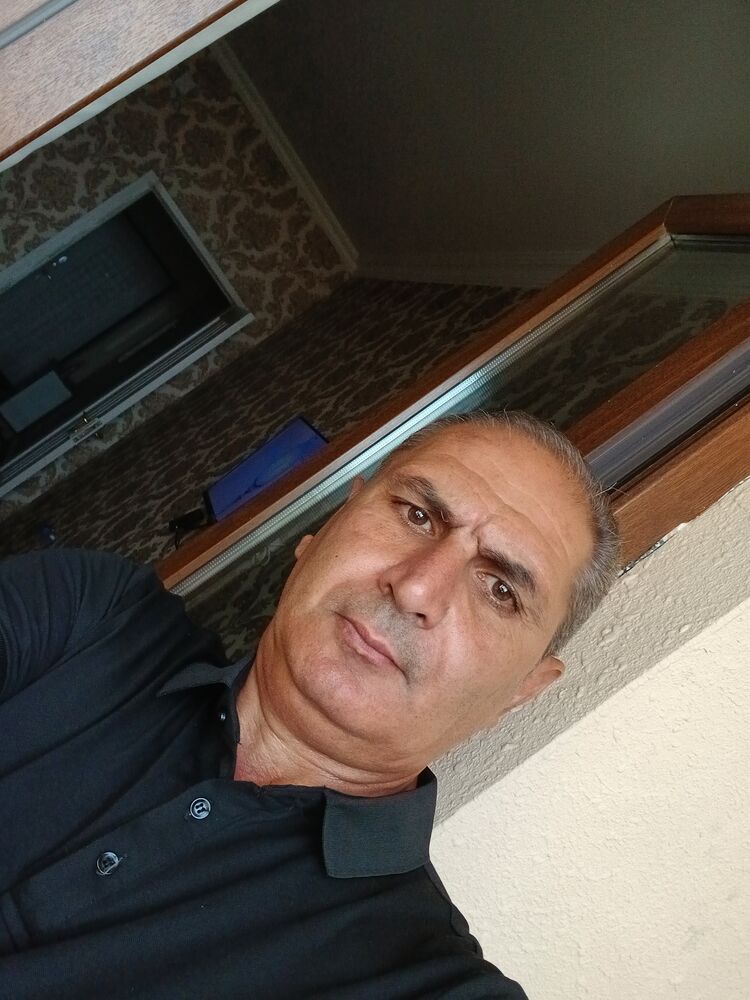  53059323  Bayram, 52 ,    