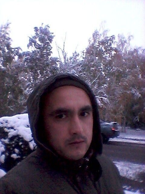  8239043  Zamir, 44 ,    