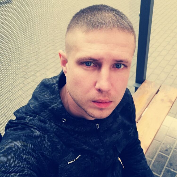  22711653  , 37 ,    -