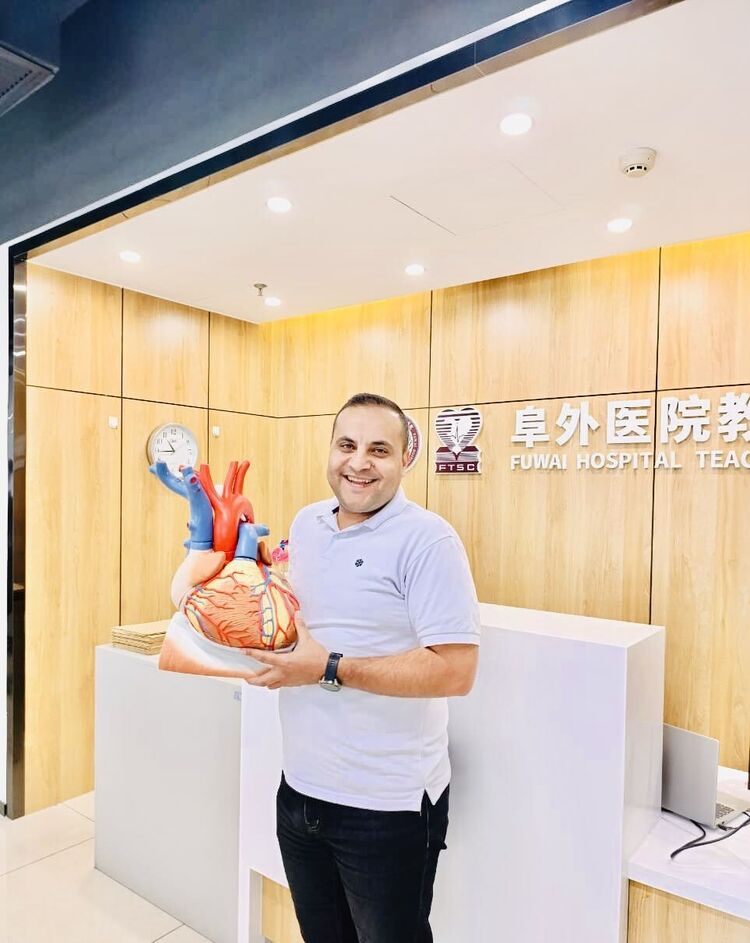  54184873  Namik, 40 ,    