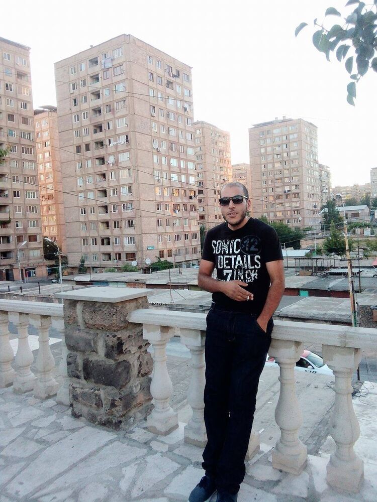  ,   Armen, 29 ,   ,   , c 