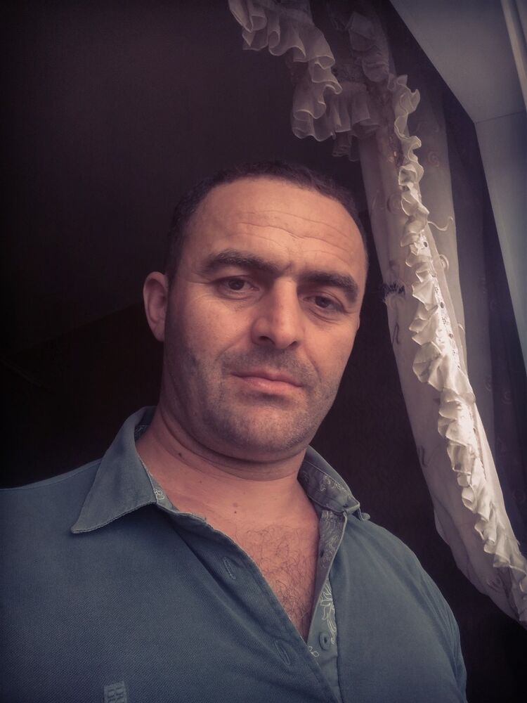  ,   Lion, 47 ,   ,   , c 