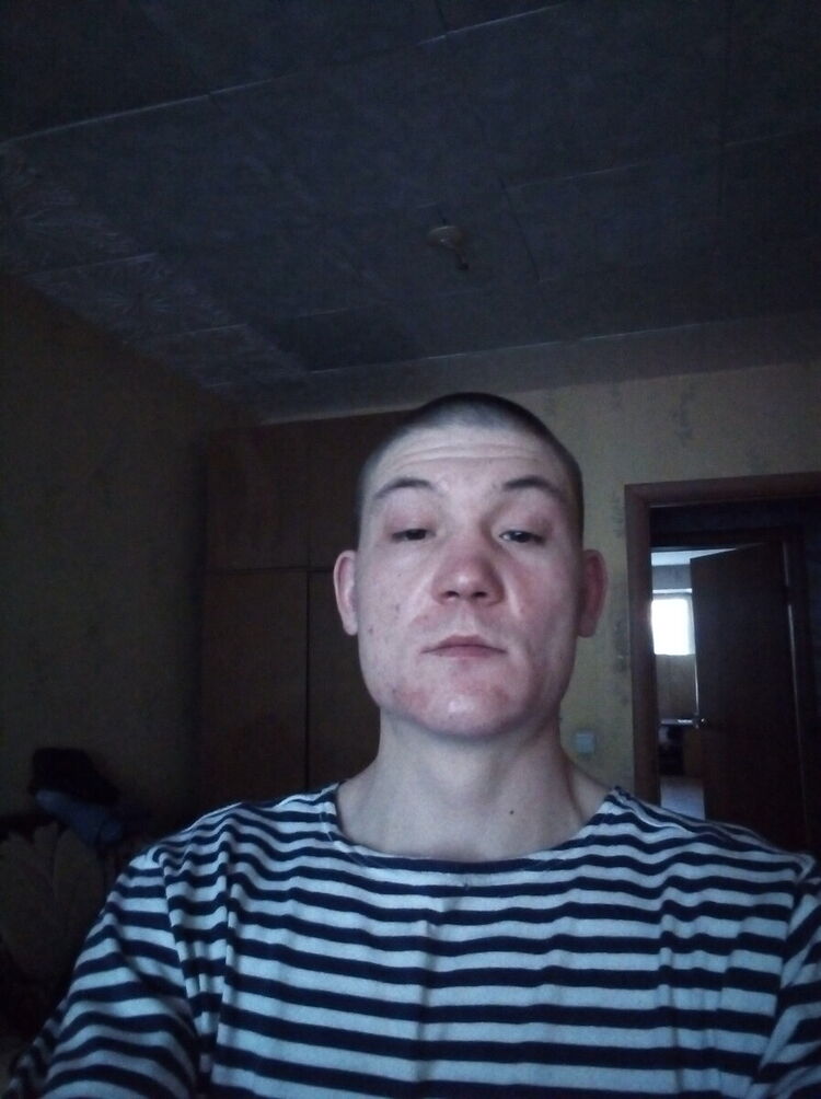  22502533  E, 37 ,    