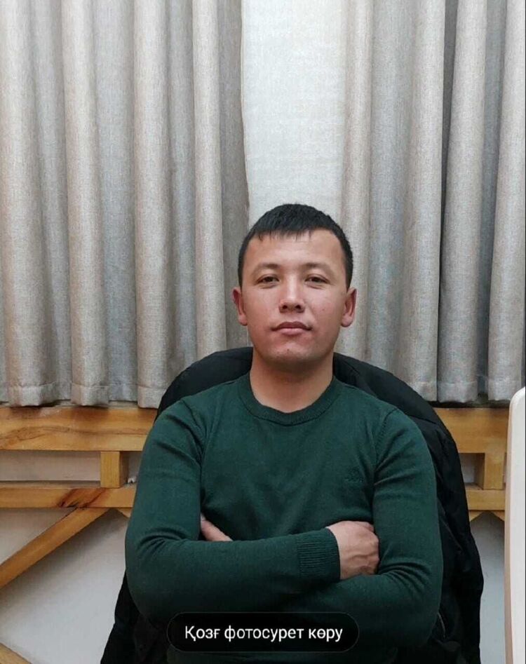  49451593  Omirbek, 33 ,    
