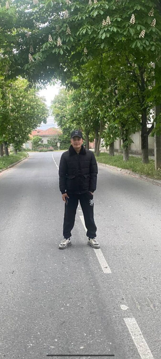  52098753  Isoqjon, 25 ,    