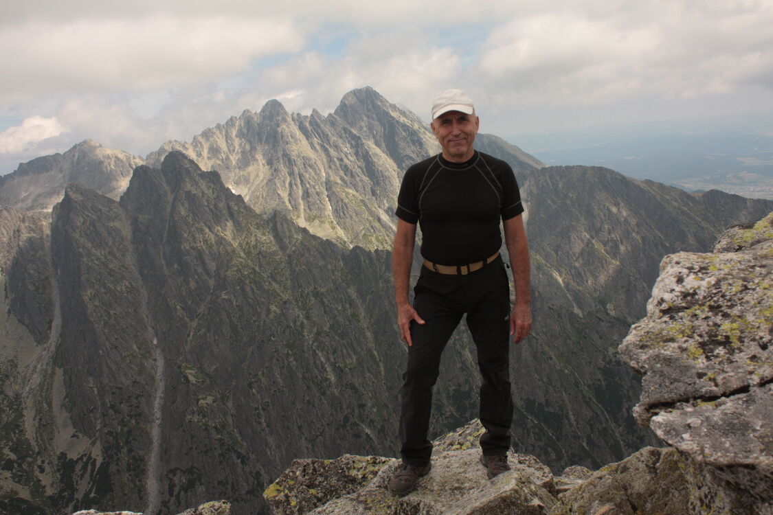  52513343  Igor, 63 ,    
