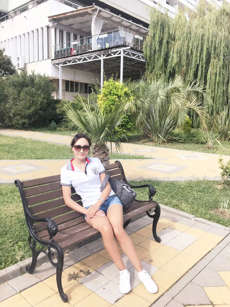  ,   Elnura, 35 ,   c , 