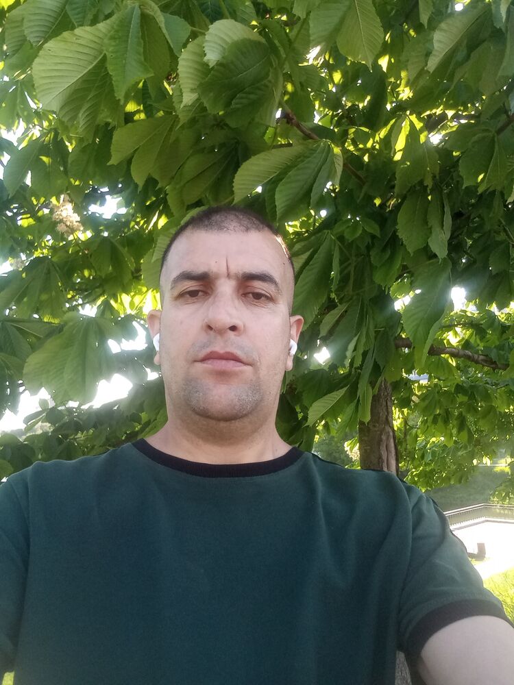  52738843  , 42 ,    