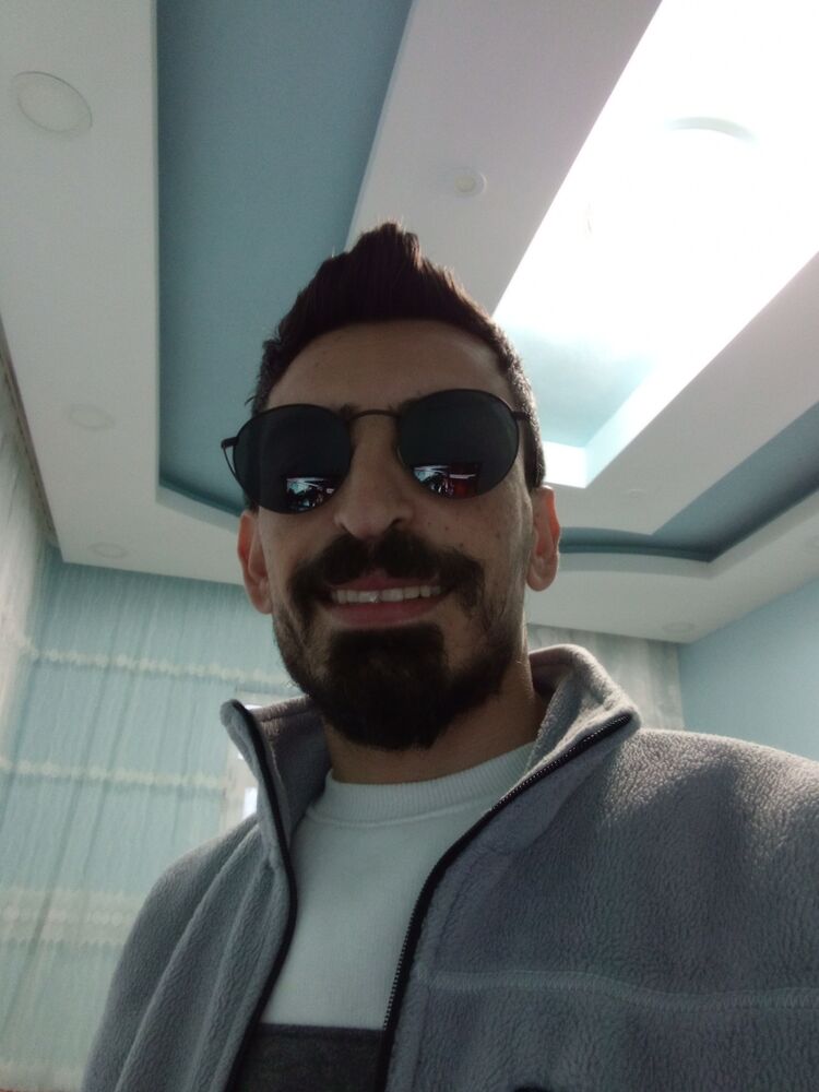  34590793  Emre, 28 ,    